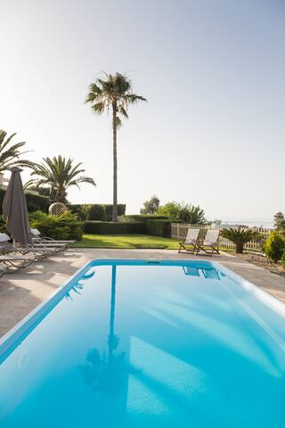 Malena Villa, Walking distance to the beach gallery image 4