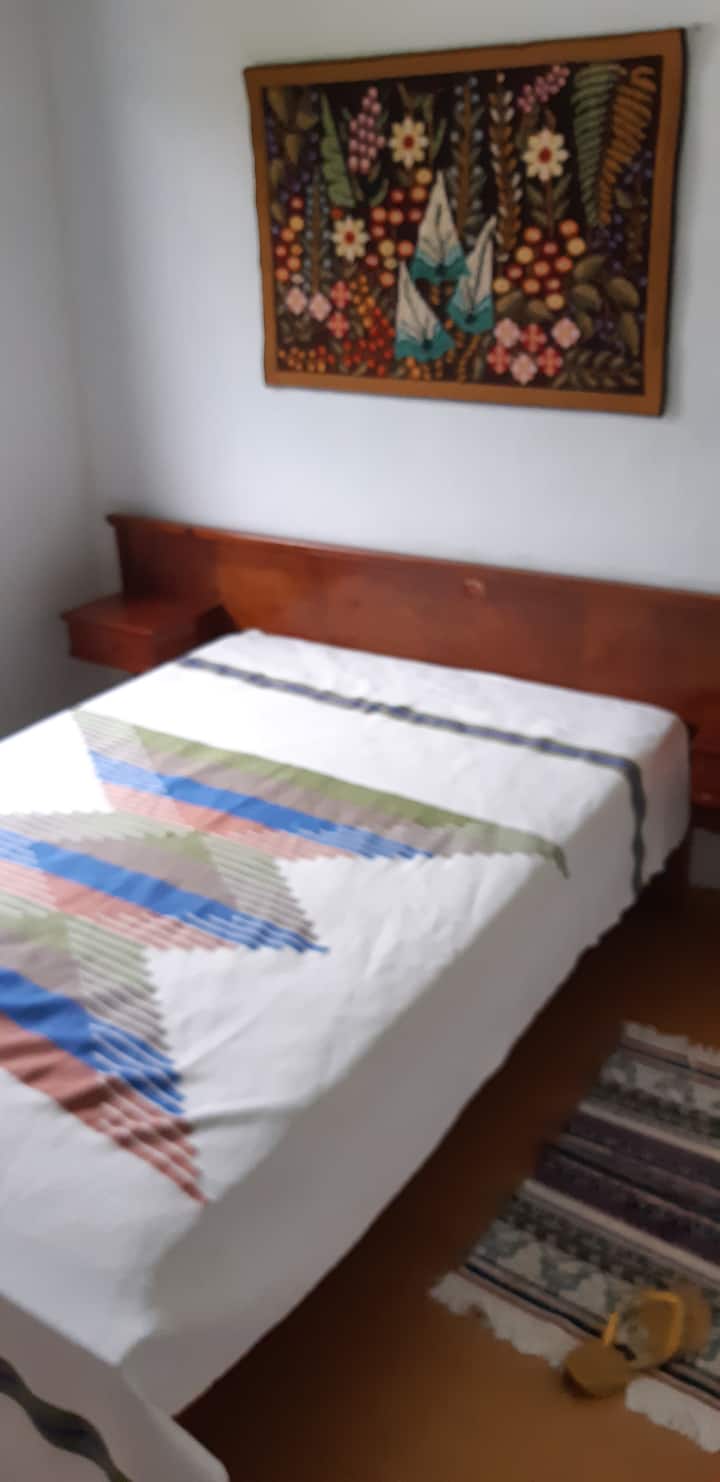 Спална соба 4 - брачен кревет (широк 150-179 см