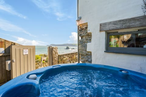 On C4's Amazing Spaces! Hot Tub & Sea Views!