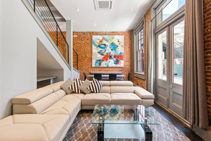 Poolside 3BR/3BA w Hot Tubs, Grill Near French Qtr gallery image 4