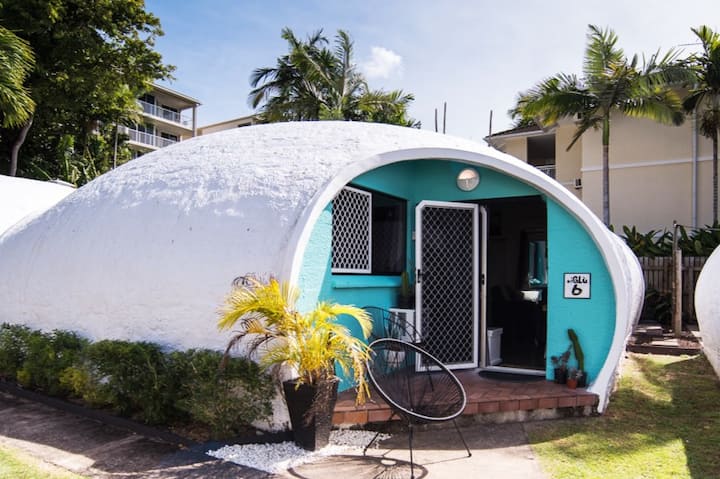 Famous Beachfront Dome at Trinity Beach Sleeps 4
