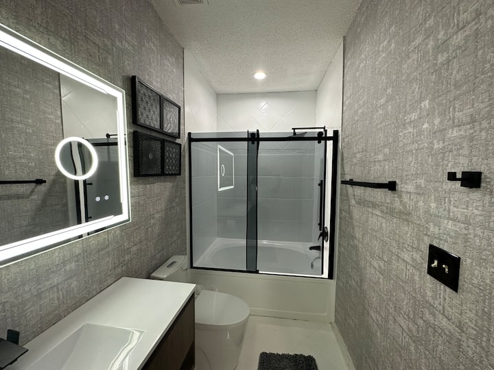Modern condo in a central Atlanta location