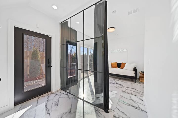 CasaNova Modern City Living gallery image 2