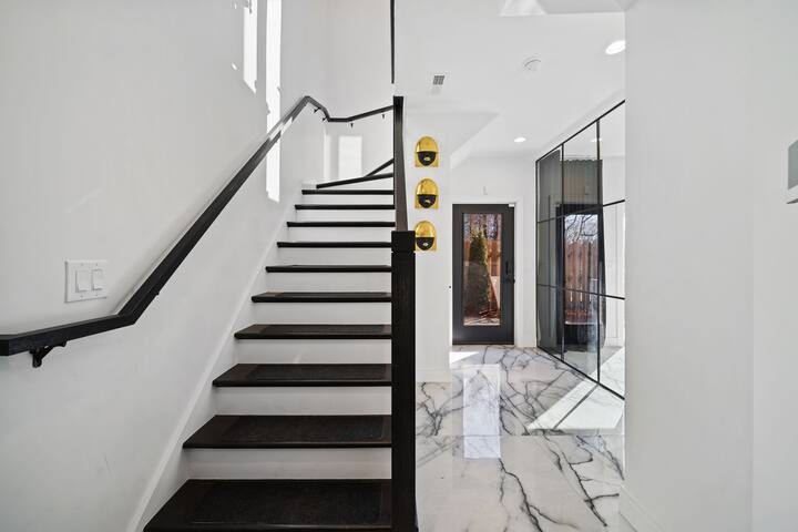 CasaNova Modern City Living gallery image 4