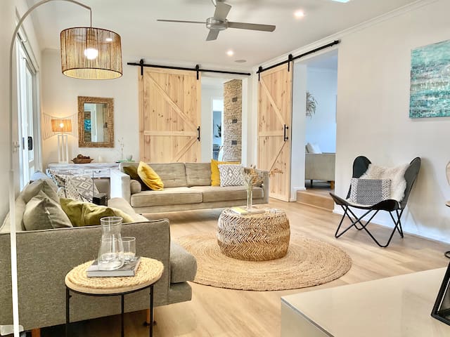 Bridgewater Escape- ocean beaches on your doorstep