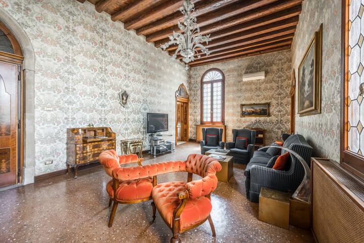 Ca’ Martinego : A jewel in Venice ! gallery image 4