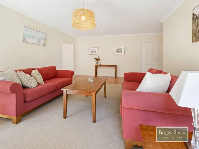 BLAIRGOWRIE TOPAZ..Great for large families. gallery image 3