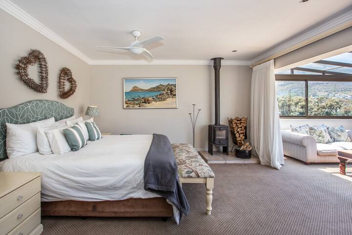 Home away from home, views, pool, close 2 beach gallery image 4