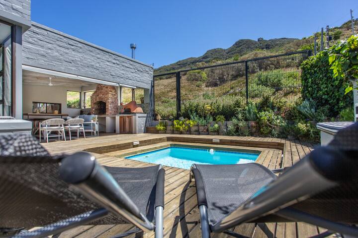 Home away from home, views, pool, close 2 beach