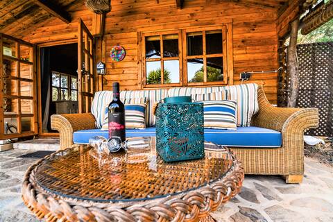Beautiful Wooden Cabin with exclusive use of pool