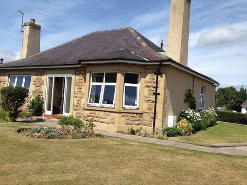 Spacious bungalow centrally located