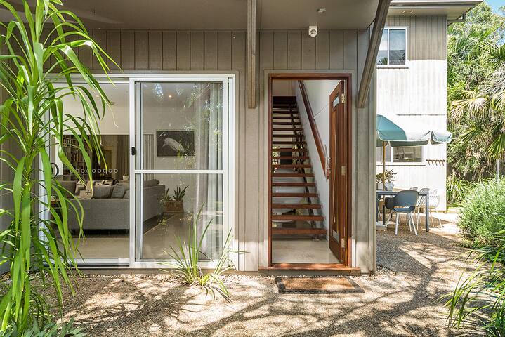 Beachside living at its best! gallery image 3