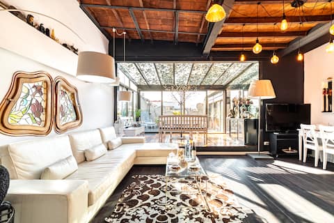 Top Airbnb: Unique Penthouse 1 with terrace in Barcelona