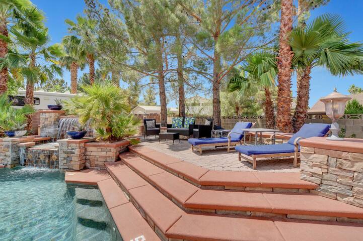 Super Private Vegas Retreat! Close to Strip!1:) gallery image 4