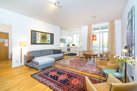 Popular Airbnb listing: 2-bed, 2-bath Berlin Mitte + free parking in Mitte