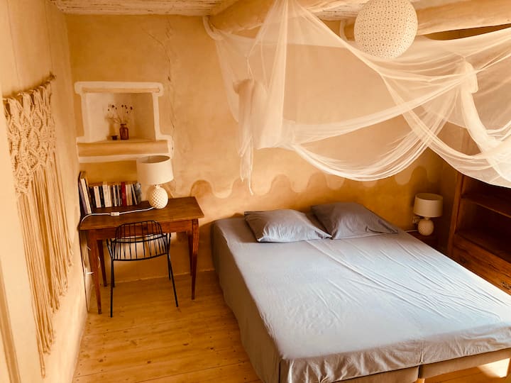Double bedroom (close by beds) OR twin on the 1st floor on the right (with mosquito net). 