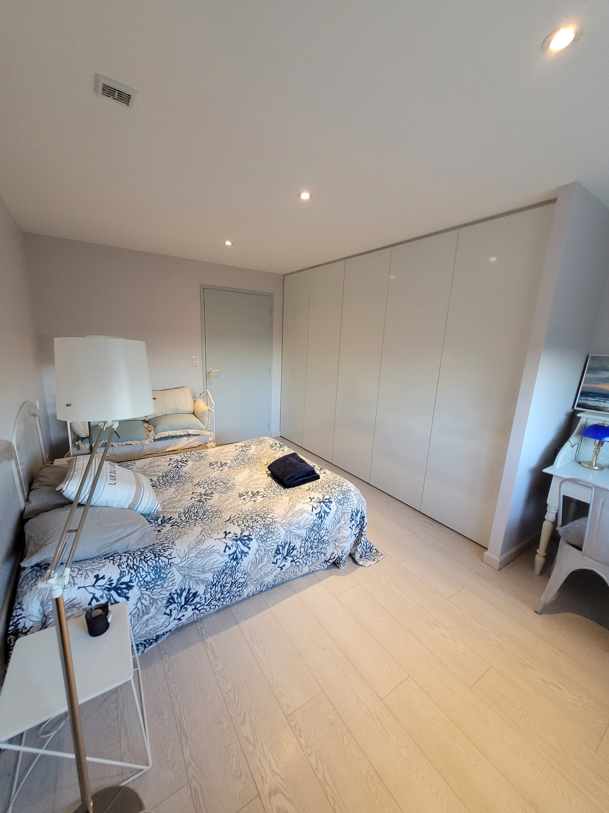 Habitación con vistas al mar.