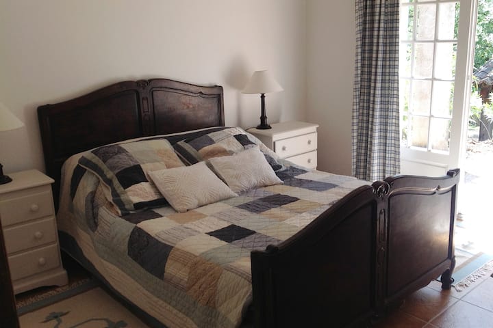 CAMERA DA LETTO MATRIMONIALE IN COTTAGE