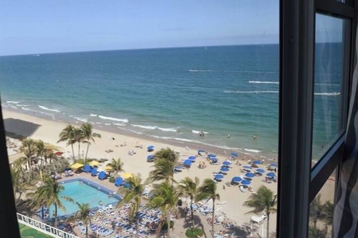 B.E.A.C.H attached to hotel-Views-Renovated gallery image 4