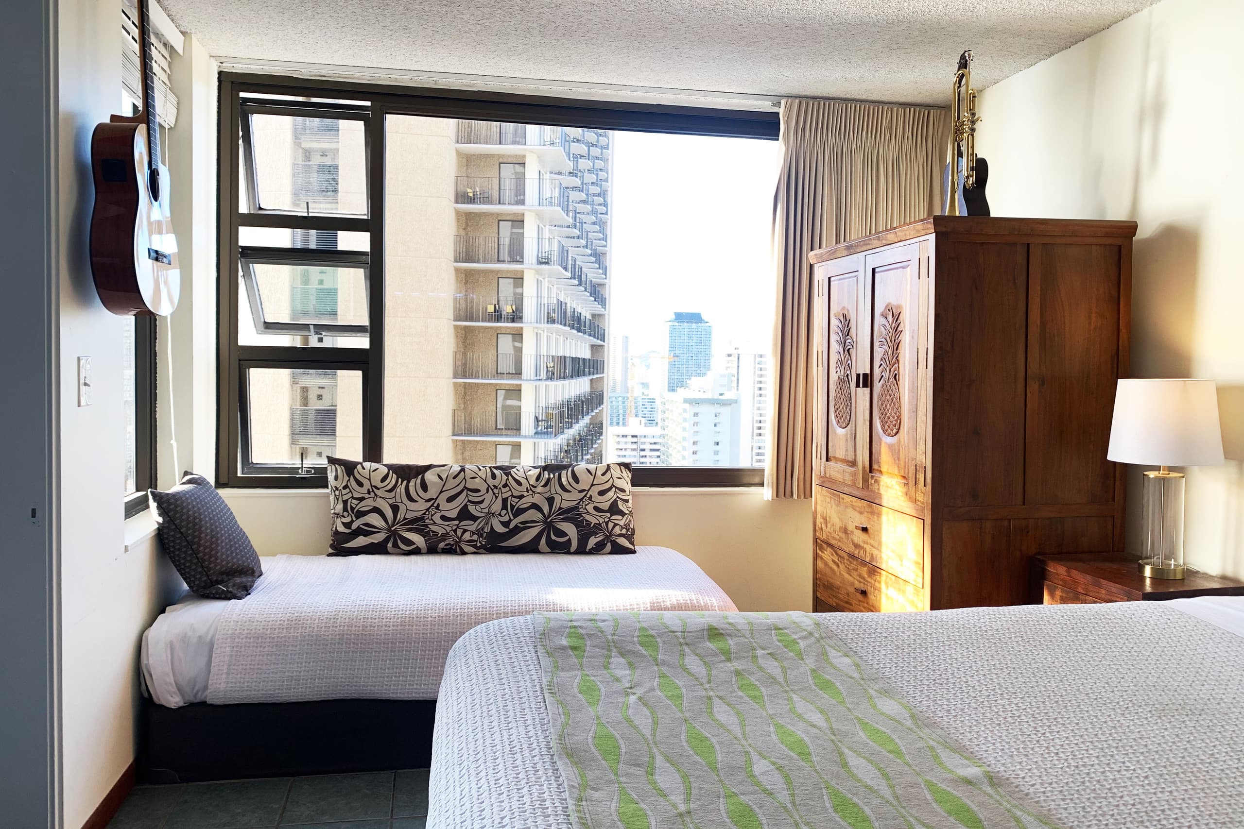 Hokusai Suite/Free Parking/WIFI/1 block to beach - Image 15