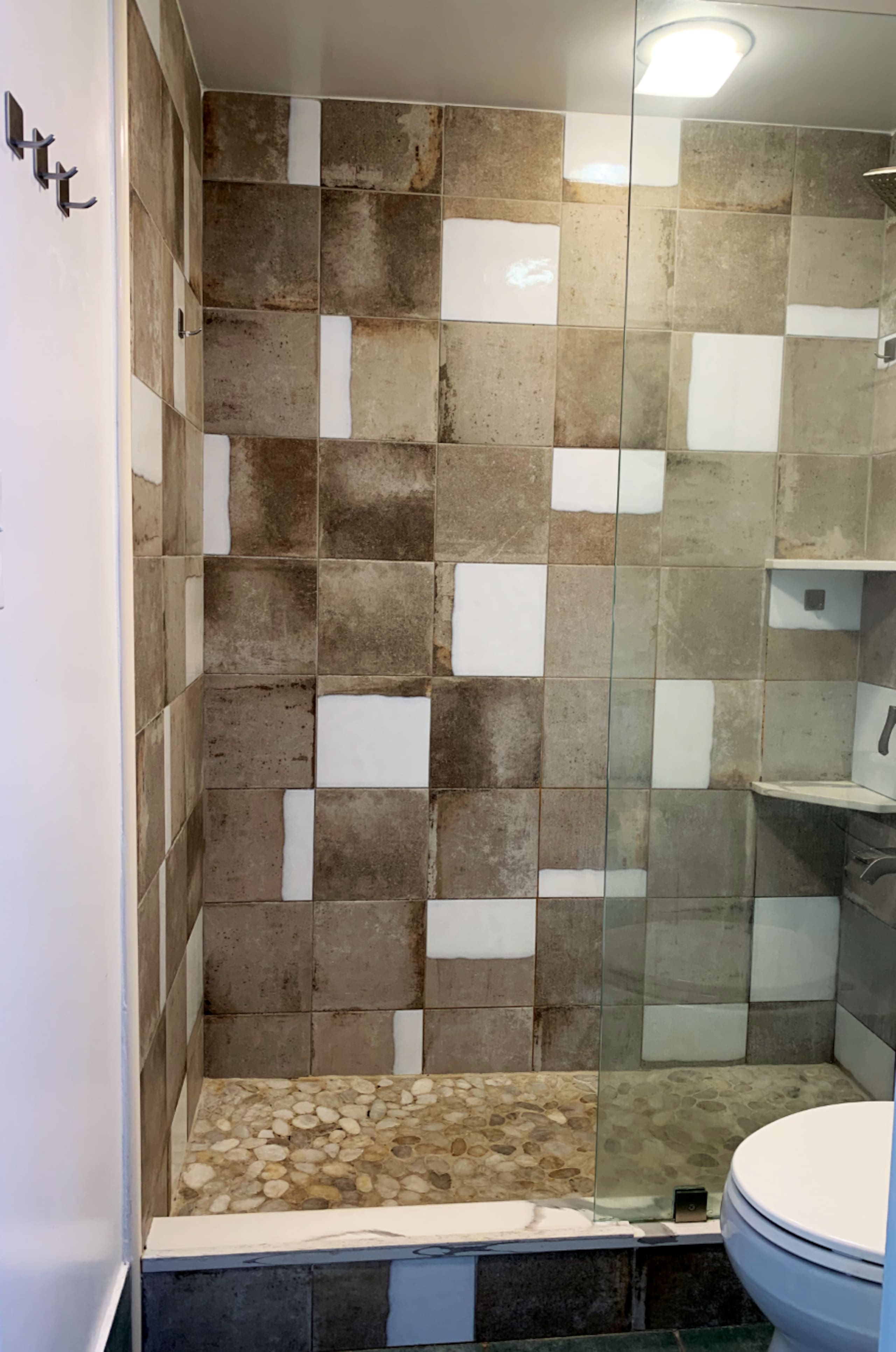 Hokusai Suite/Free Parking/WIFI/1 block to beach - Image 20