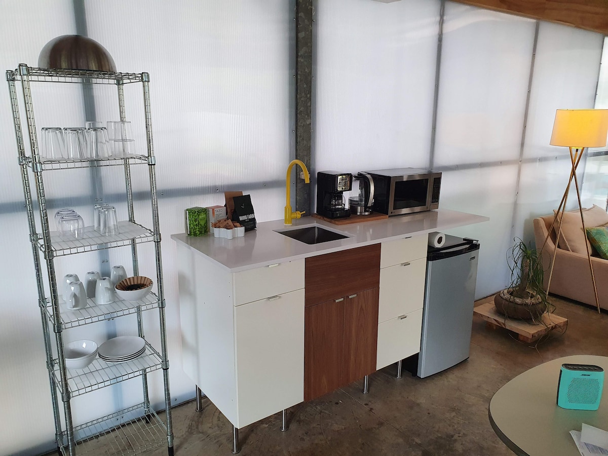 Sweet South Austin Studio in Bouldin Creek