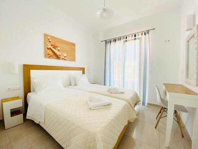 Luxury Apartment in Ornos Beach gallery image 3