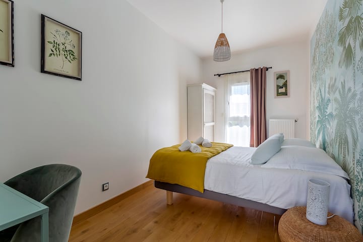 CHB#2- Lit 140 x 200