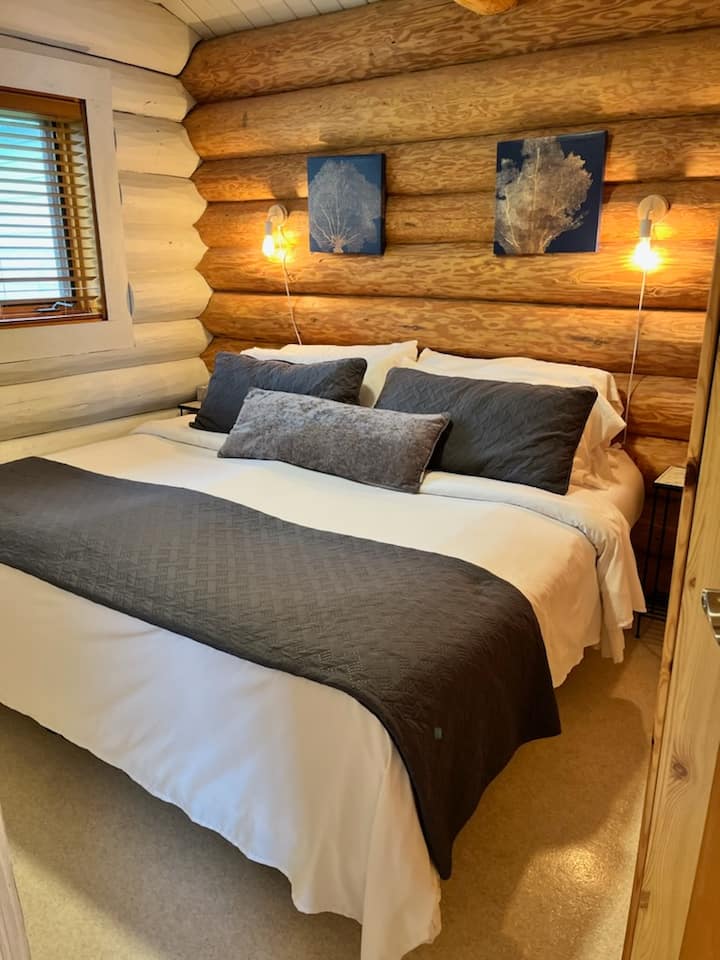 Main Bedroom with comfy King bed - The Beach House Texada