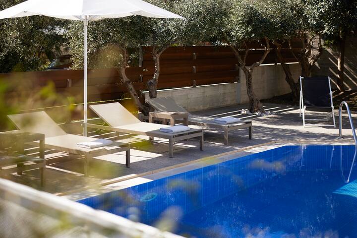 Kastellakia Executive Villa gallery image 4