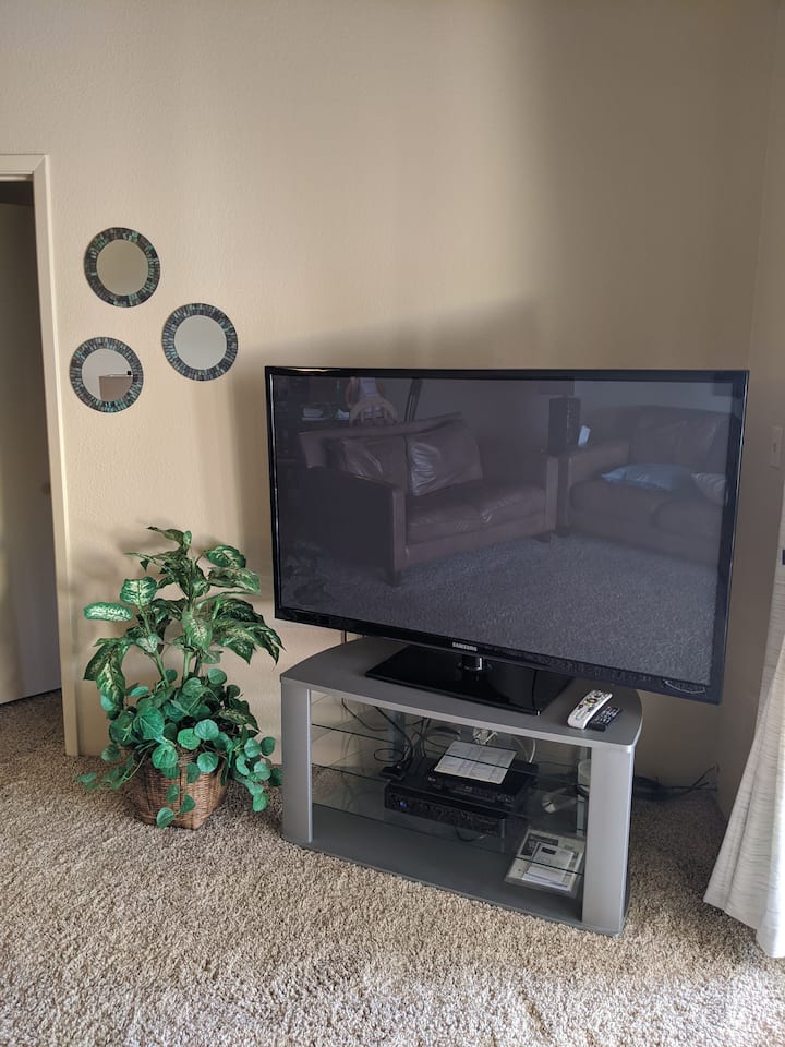 Peaceful Phoenix Condo With Lake, Pool, And Spa - Phoenix, AZ