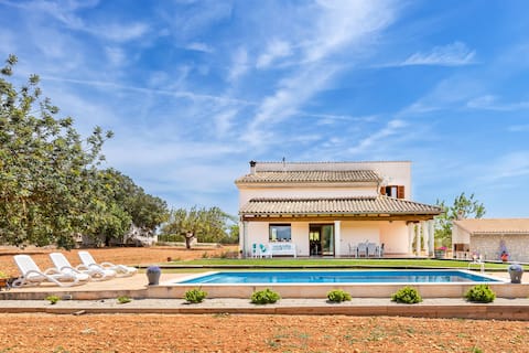 Finca Can Soler: Modern finca with pool and garden