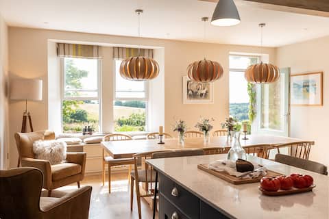 Boutique Farmhouse with hot tub, Bodmin Moor AONB