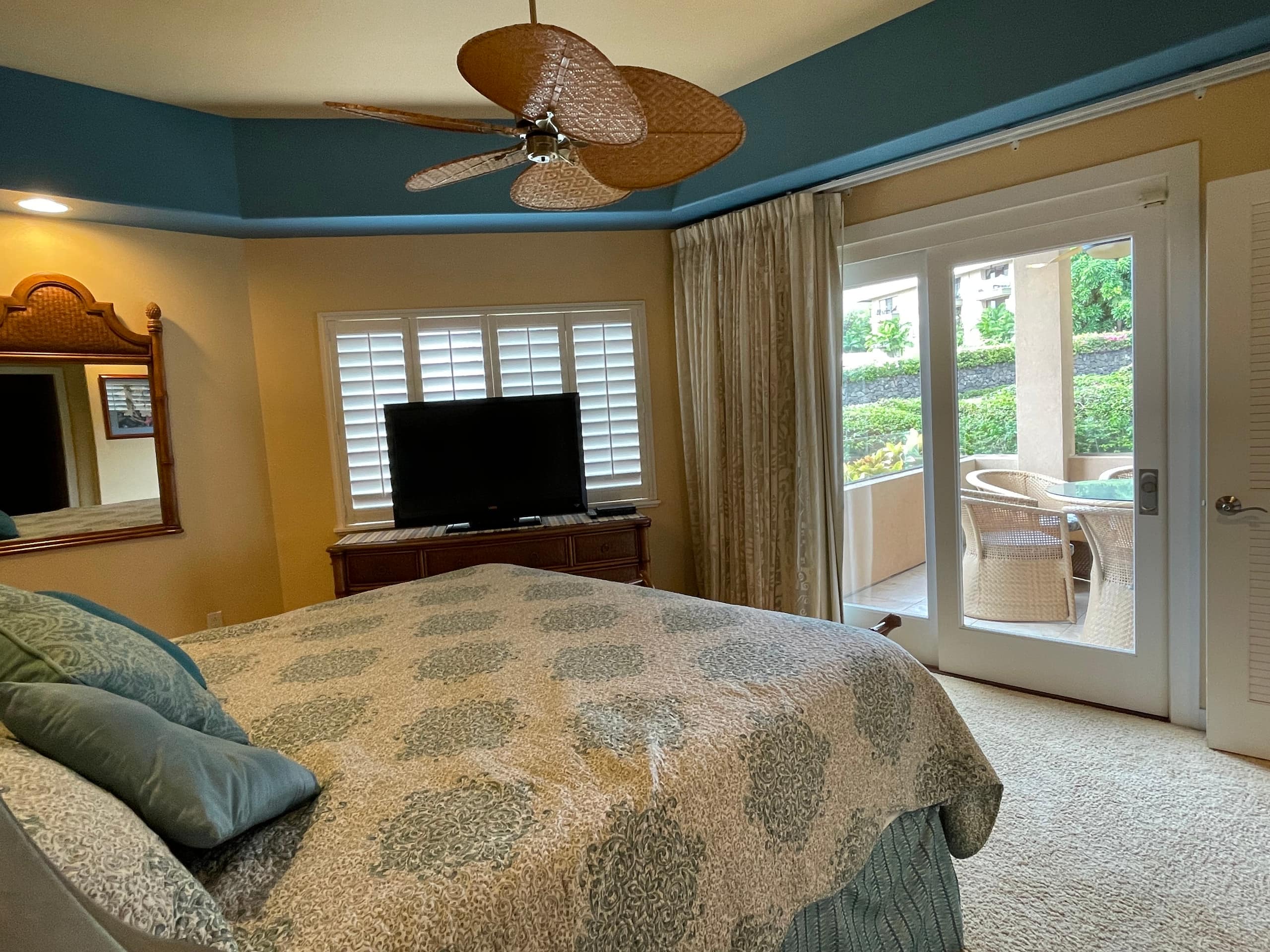 Condo in Kailua-Kona · ★4.82 · 2 bedrooms · 4 beds · 2 baths - Image 8