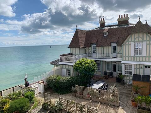 Beautiful Normandy villa on the sea