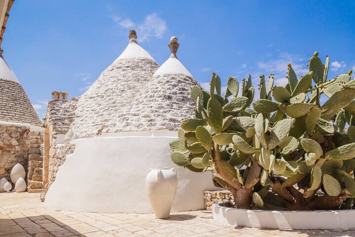Trullo Mastro Francesco with pool for 8 guests gallery image 5