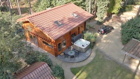 Casa Delux in the woods with hottub