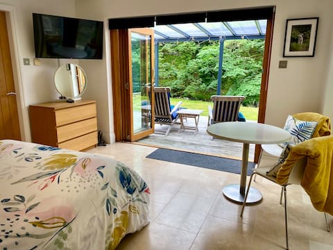 Self contained annex - Peak District riverside