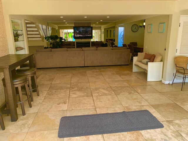 PACIFIC BEACH MANSION gallery image 4