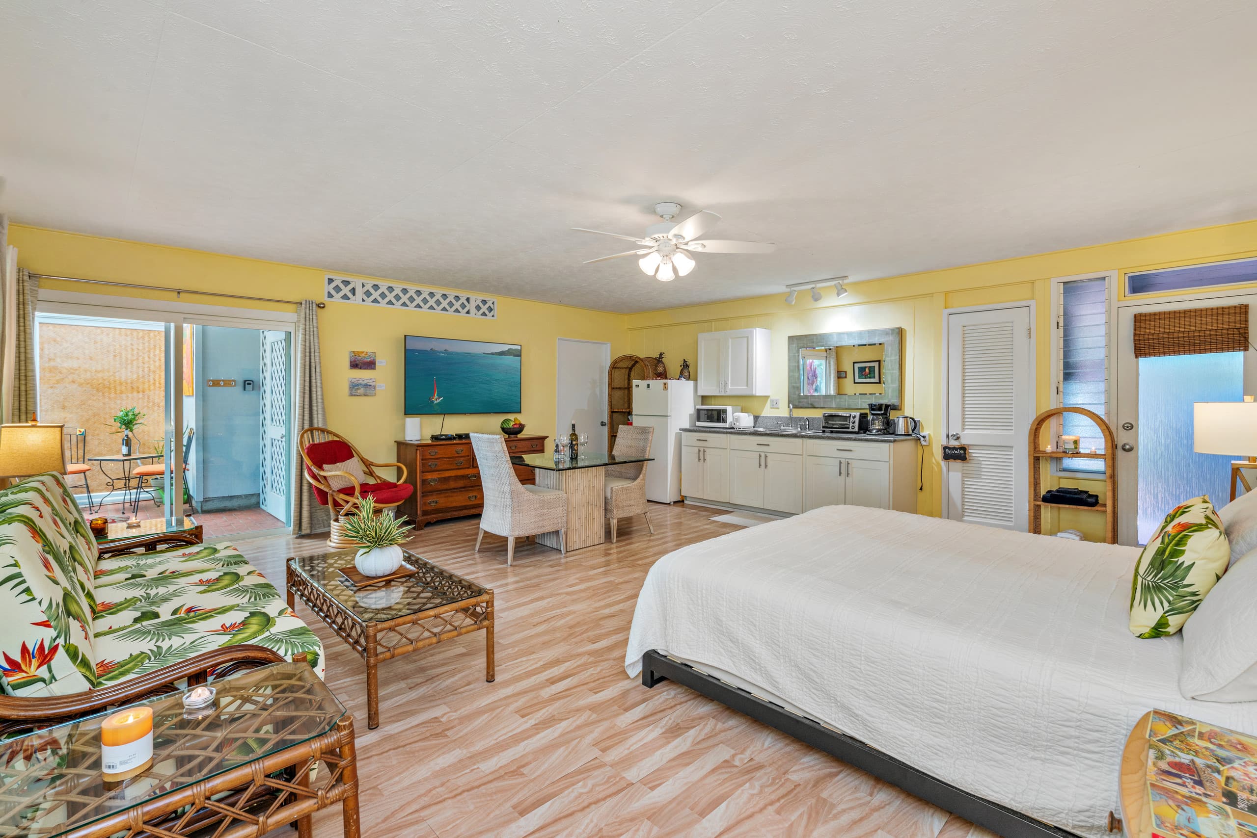 Kailua Pineapple Studio. Walk to Beach! PERMITTED - Image 9