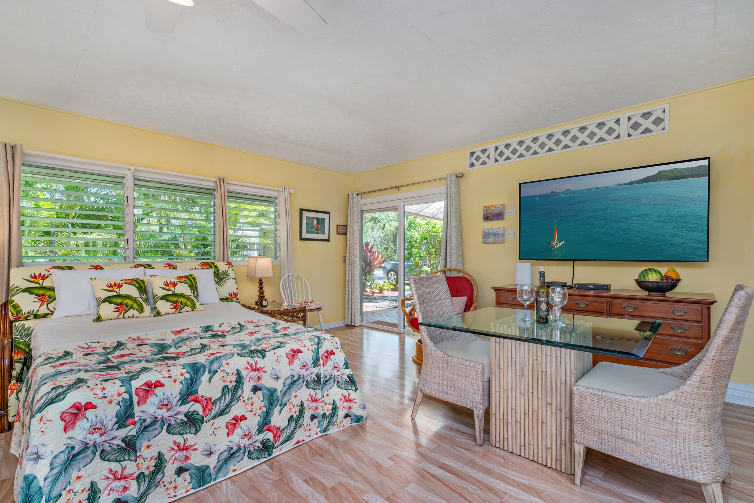 Kailua Pineapple Studio. Walk to Beach! PERMITTED - Image 5