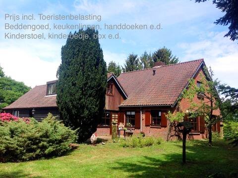 Holiday home in Achterhoeks scenic landscape!