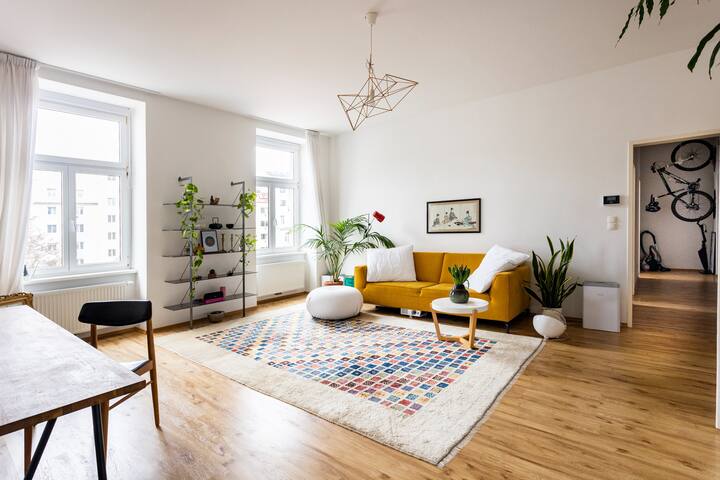 Designer Central Apartment in hip neighborhood gallery image 2