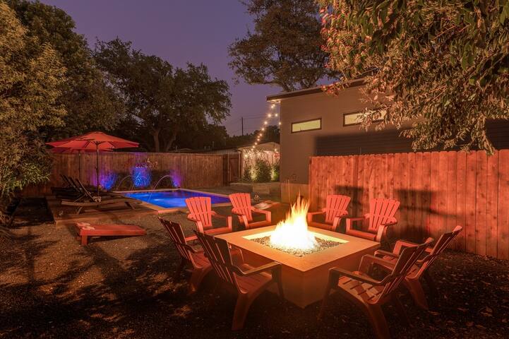 SocoVilla: Downtown Pool GolfGreen FirePit 18Beds gallery image 3
