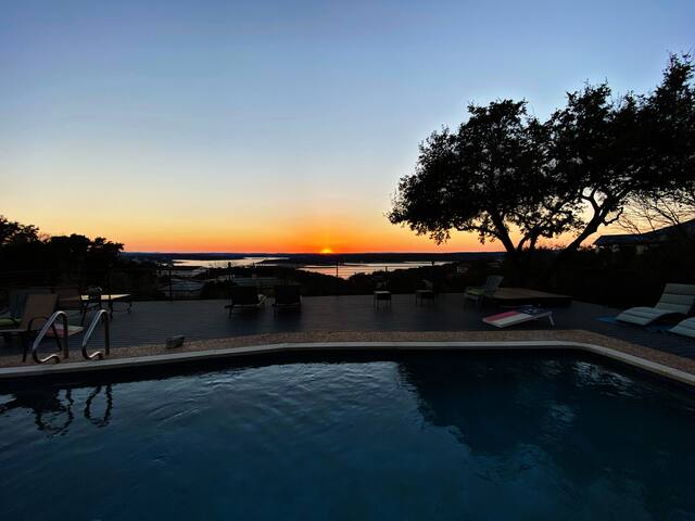 “King Of The Hill”- sunset views on Lake Travis gallery image 2
