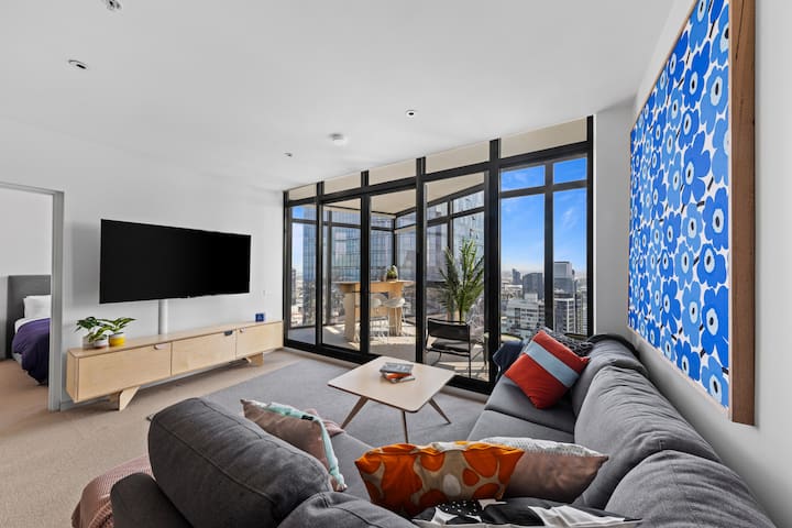 Lola – Penthouse-Style Melbourne Apartment