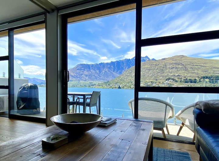 Inside New Zealand's adults-only tree hut spa