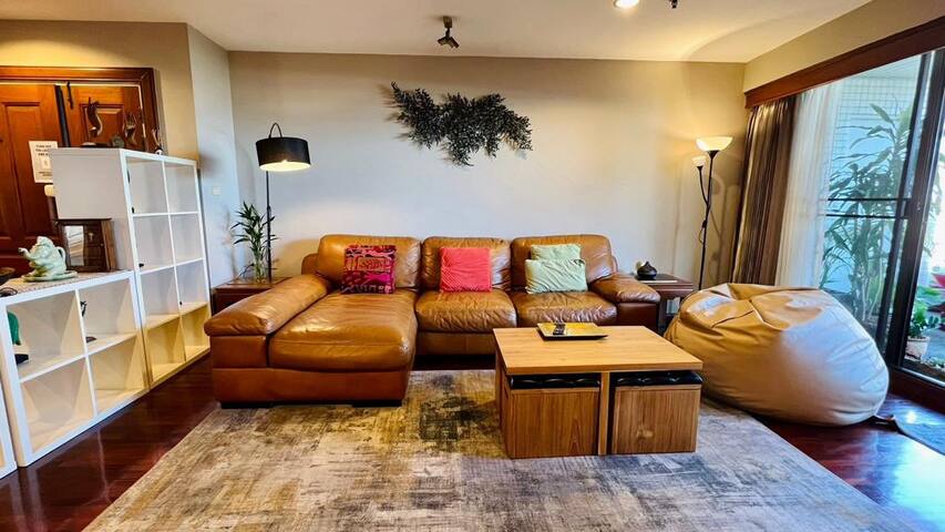 SPACIOUS 3BR APT in the Heart of Bangkok! gallery image 3