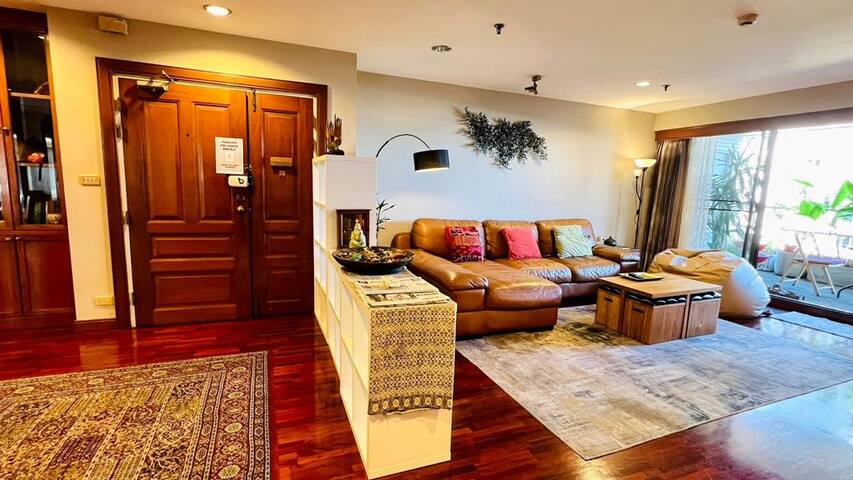 SPACIOUS 3BR APT in the Heart of Bangkok! gallery image 2