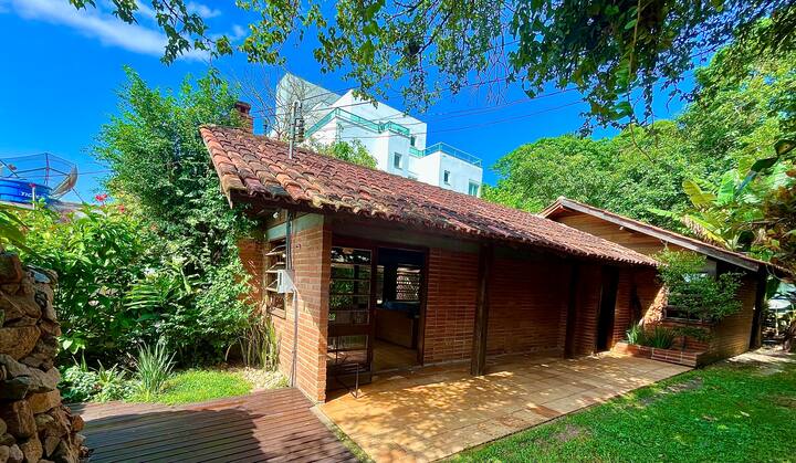 Casa Aconchegante Com Lareira Em Jurere - Florianópolis